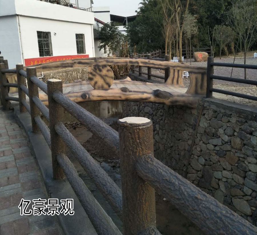 1.8米仿樹(shù)皮三橫梁欄桿二.jpg